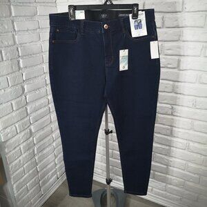 NWT Curve Appeal High Rise No Gap Waist Ladies Size 14W Comfort Skinny Jeans